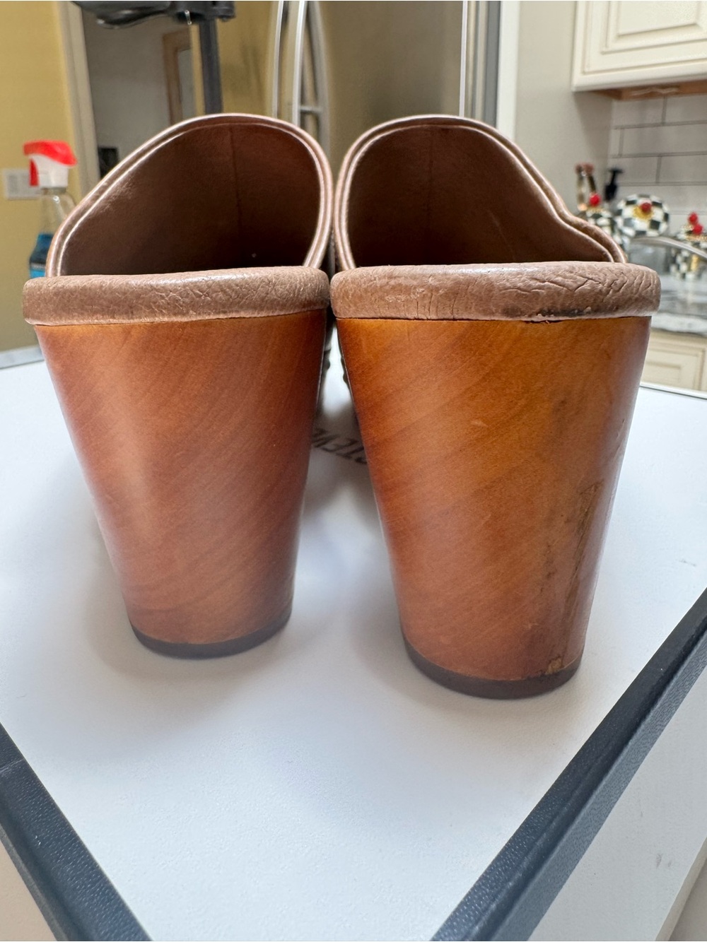 UGG Abbie 1951 Women's Tan Leather Clogs Size 8 - Picture 7 of 11